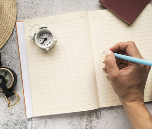 tourist-writing-blank-agenda